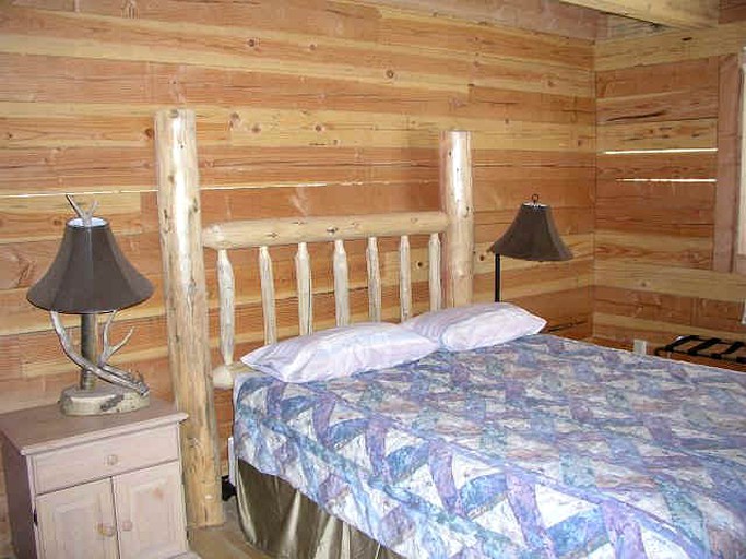 Log Cabins (Lake City, Colorado, United States)