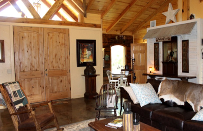 Cabins (Huntington, Texas, United States)