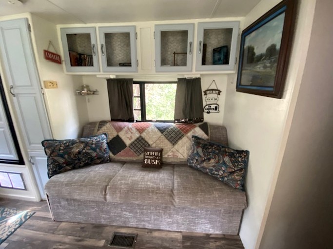 Caravans (United States of America, Marble Falls, Texas)