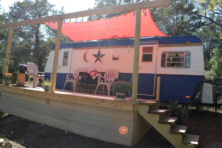 Caravans (United States of America, Marble Falls, Texas)