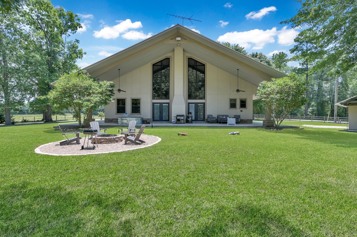Spacious Texas Ranch Retreat with Cowboy Pool and Fire Pit Near Lake Livingston, Coldspring TX