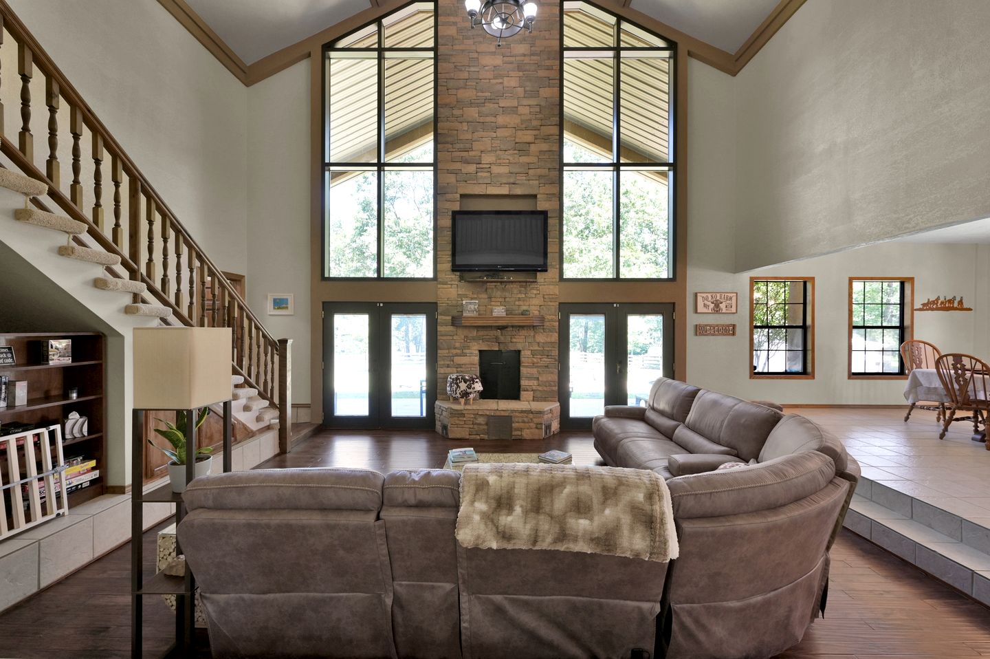 Spacious Texas Ranch Retreat with Cowboy Pool and Fire Pit Near Lake Livingston, Coldspring TX