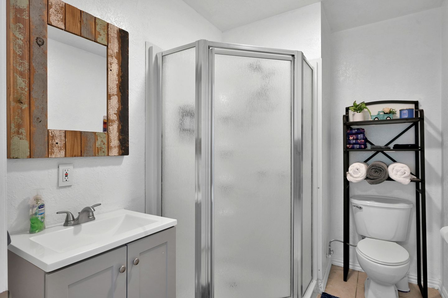 Spacious Texas Ranch Retreat with Cowboy Pool and Fire Pit Near Lake Livingston, Coldspring TX