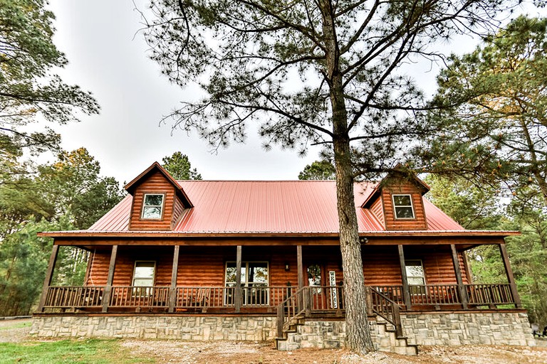 Family-Friendly Glamping Experience in Broken Bow, Oklahoma