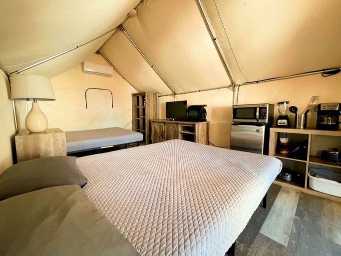 Safari Tents (United States of America, Kingsbury, Texas)