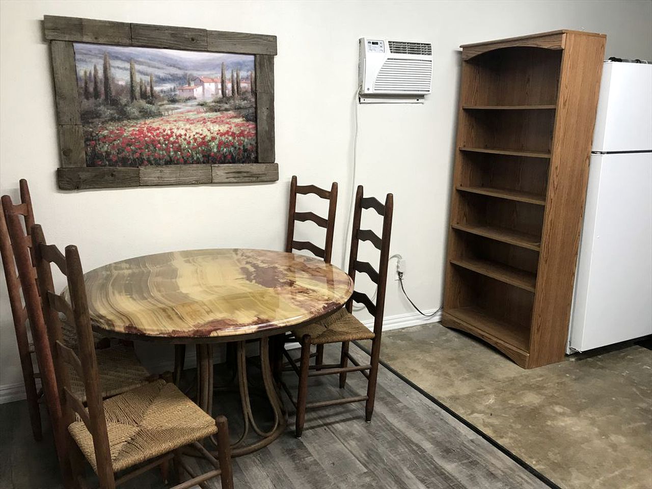 Private Cabin Rental with a Fishing Pond near Whitesboro, Texas