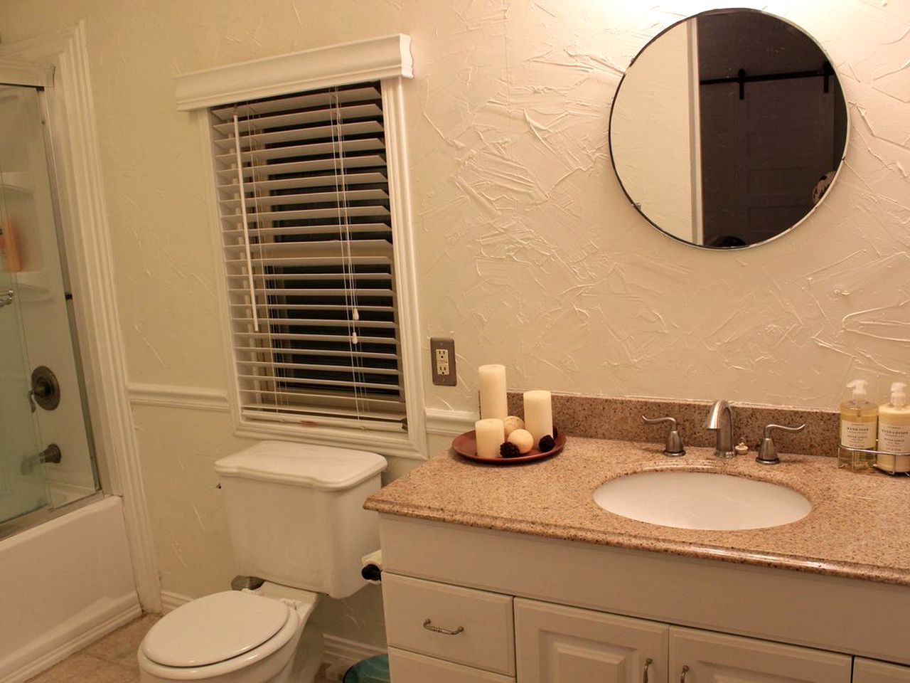 Charming Cabin Rental near Lake Texoma in Sadler, Texas