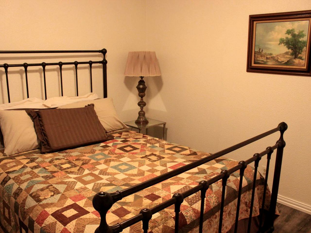 Charming Cabin Rental near Lake Texoma in Sadler, Texas