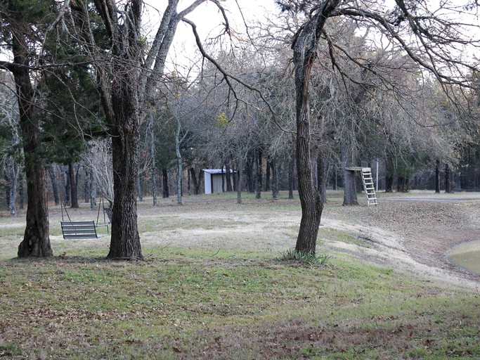 Cabins (Sadler, Texas, United States)