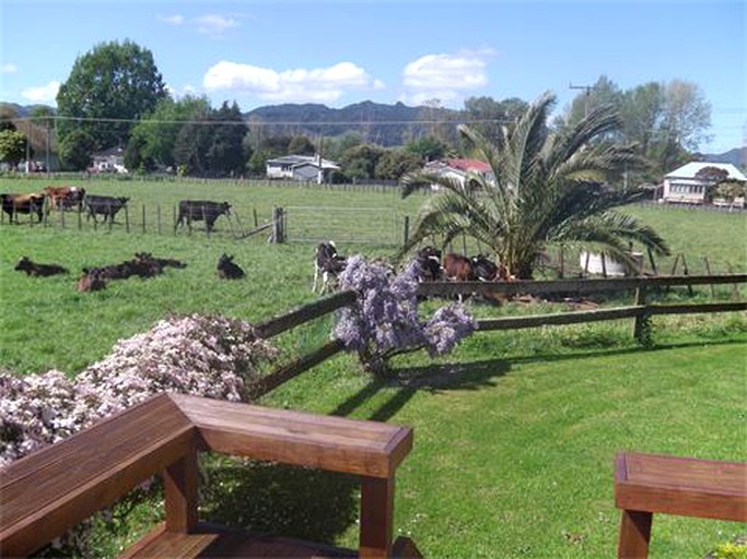 Vacation Rentals (Hikuai, North Island, New Zealand)