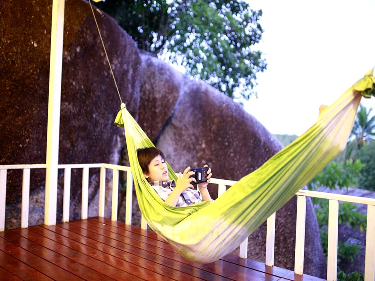 Cozy Cottage Rental with a Balcony Overlooking a Jungle near Than Sadet Beach, Thailand