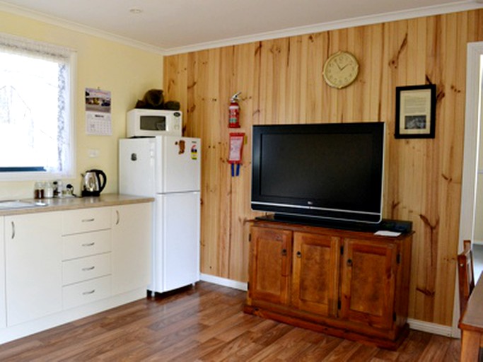 Cabins (Nicholls Rivulet, Tasmania, Australia)