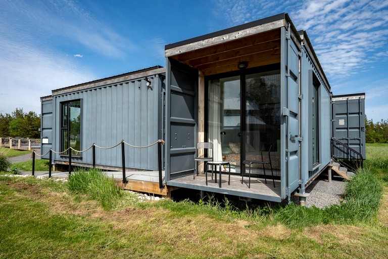 Containers (Canada, Prince Edward, Ontario)