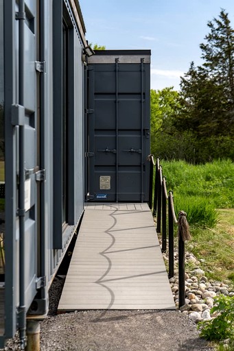 Containers (Canada, Prince Edward, Ontario)