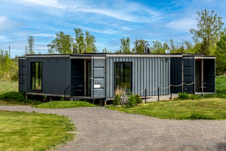 Containers (Canada, Prince Edward, Ontario)