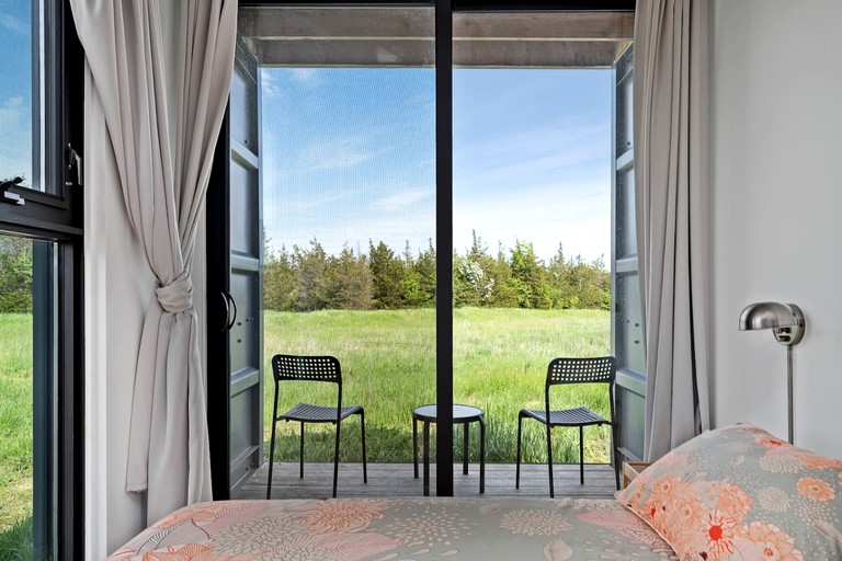 Containers (Canada, Prince Edward, Ontario)