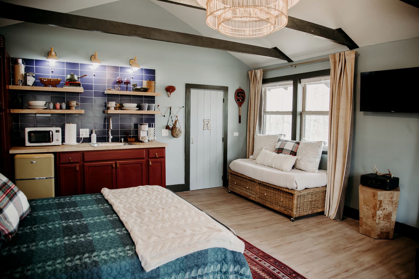 Cozy Cabin: Glamping for the Ultimate Adventurers in Tracy City, TN