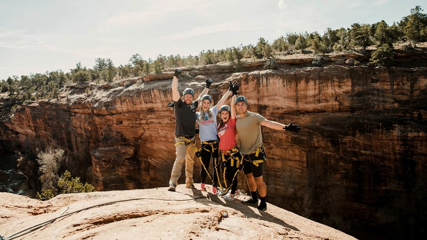 Fantastic Airstream with Fire Pit and Hot-tub in Orderville, Utah