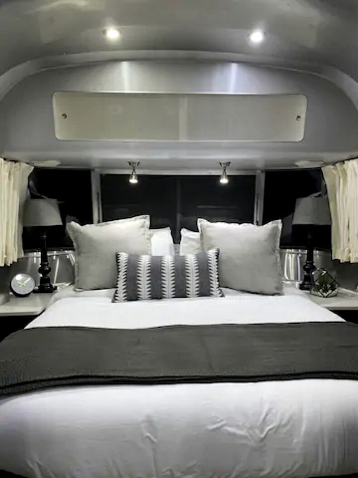 Fantastic Airstream with Fire Pit and Hot-tub in Orderville, Utah