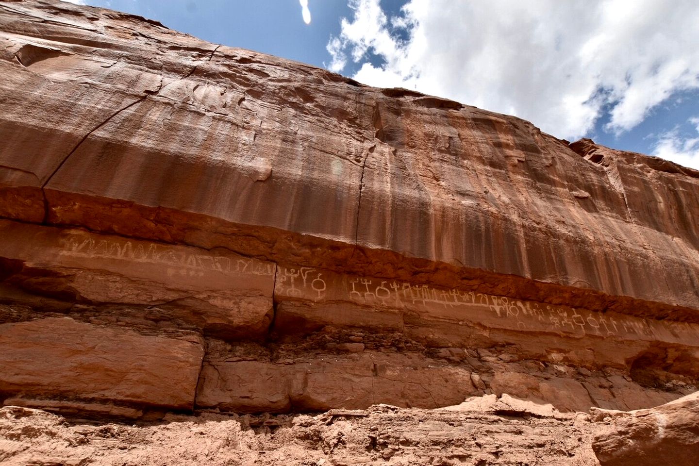 Fantastic Airstream with Fire Pit and Hot-tub in Orderville, Utah
