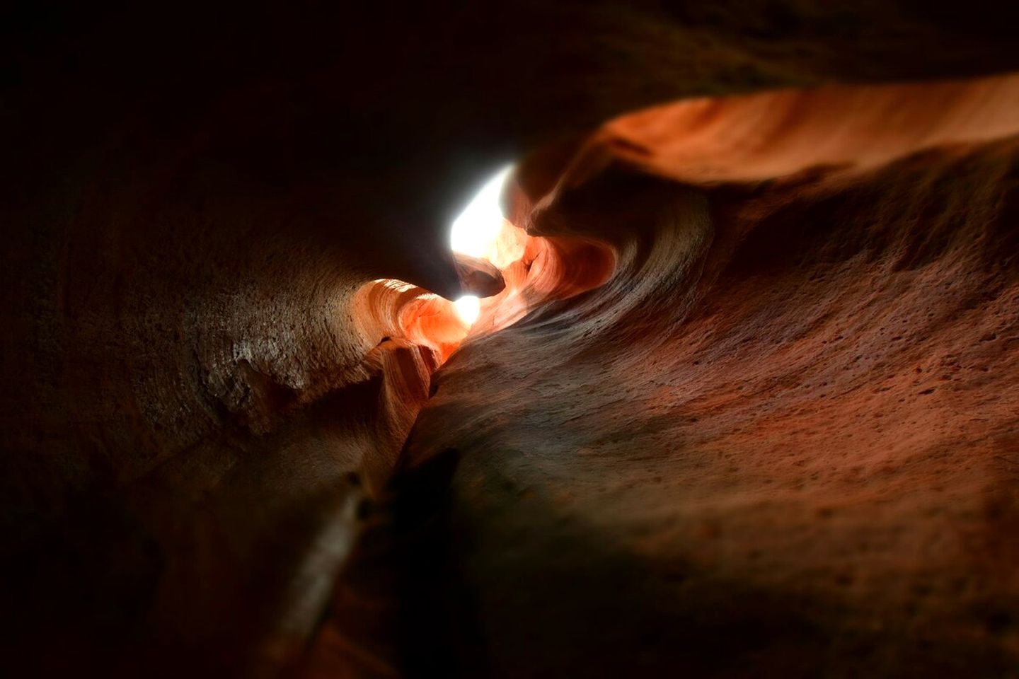Fantastic Airstream with Fire Pit and Hot-tub in Orderville, Utah