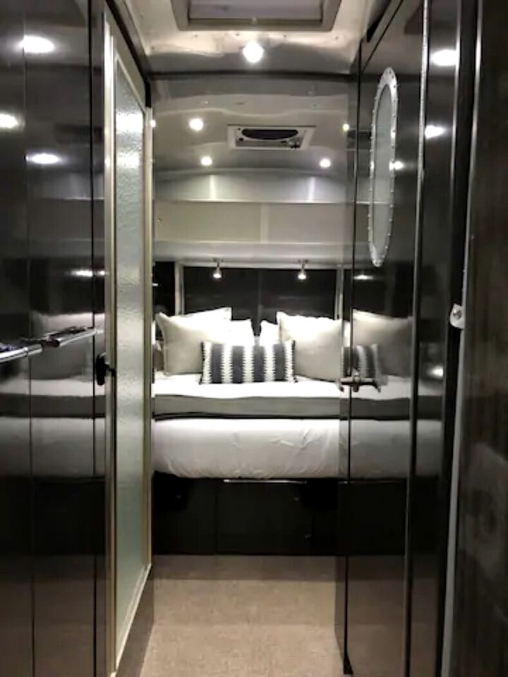 Fantastic Airstream with Fire Pit and Hot-tub in Orderville, Utah