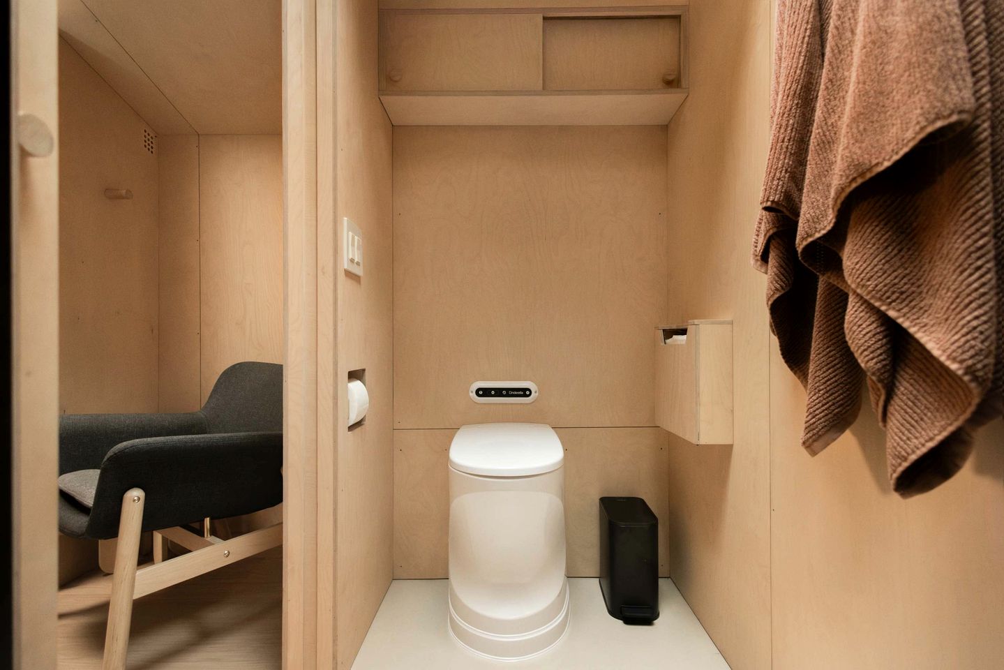 Peaceful Forest Hideout Cabin with Minimalist Design near Cape Horn in Washougal, WA