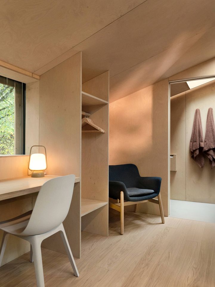 Peaceful Forest Hideout Cabin with Minimalist Design near Cape Horn in Washougal, WA