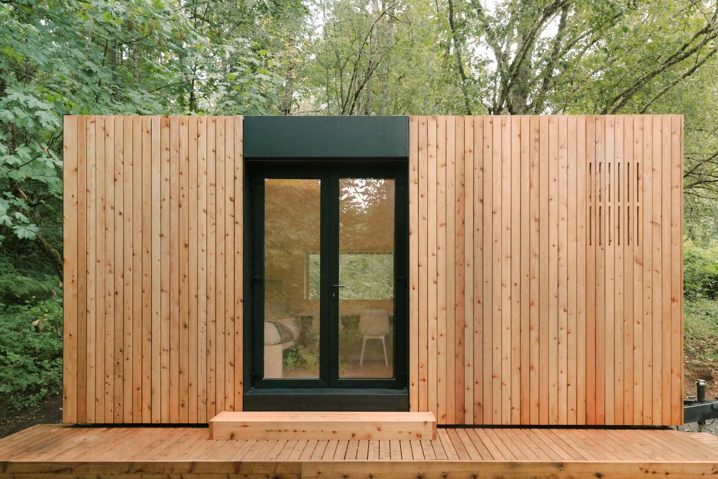 Peaceful Forest Hideout Cabin with Minimalist Design near Cape Horn in Washougal, WA