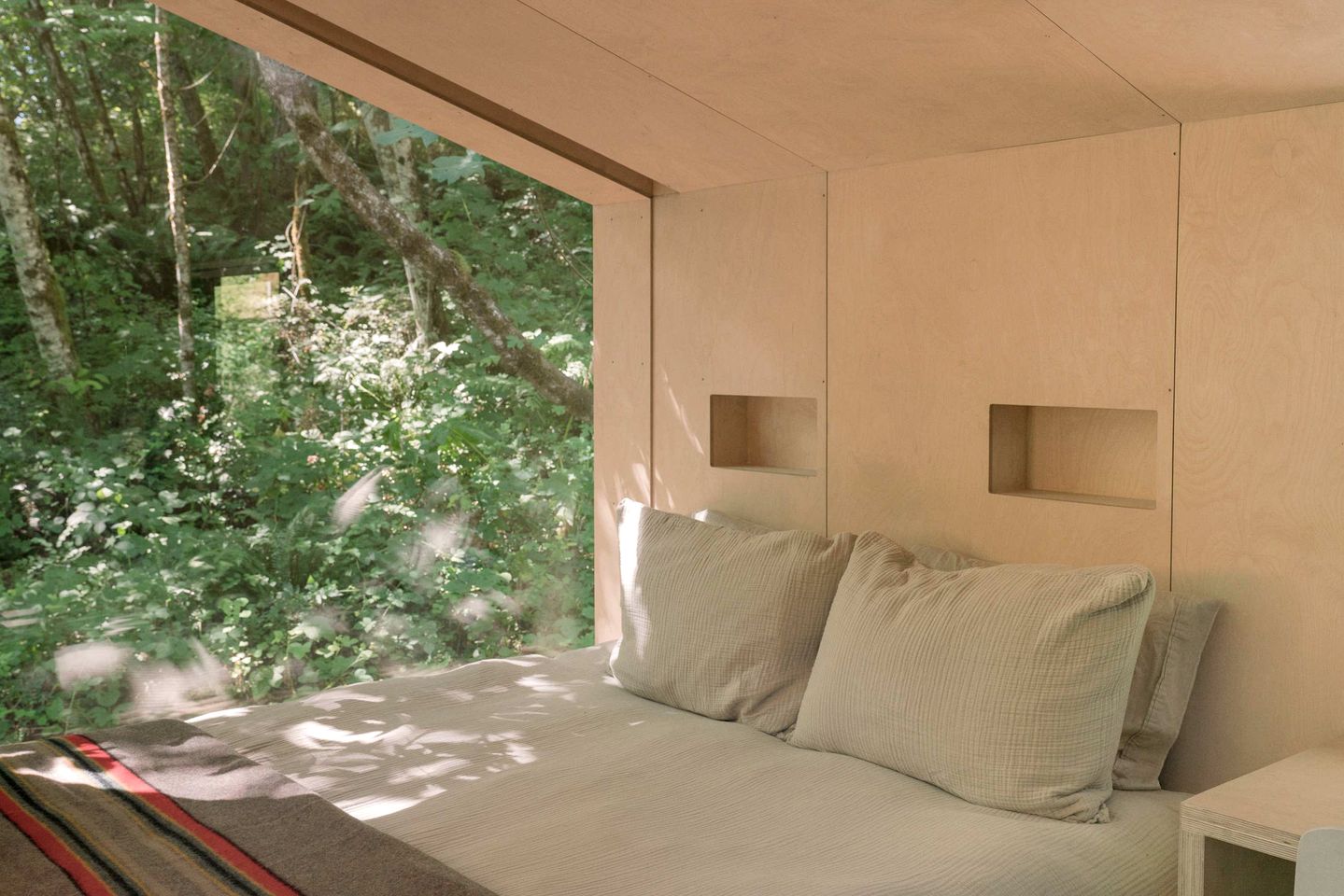 Peaceful Forest Hideout Cabin with Minimalist Design near Cape Horn in Washougal, WA