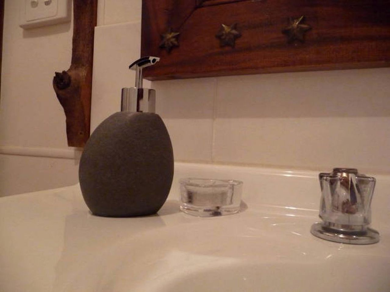 Riverside Cabin Rental for a Weekend Getaway from Newcastle, New South Wales