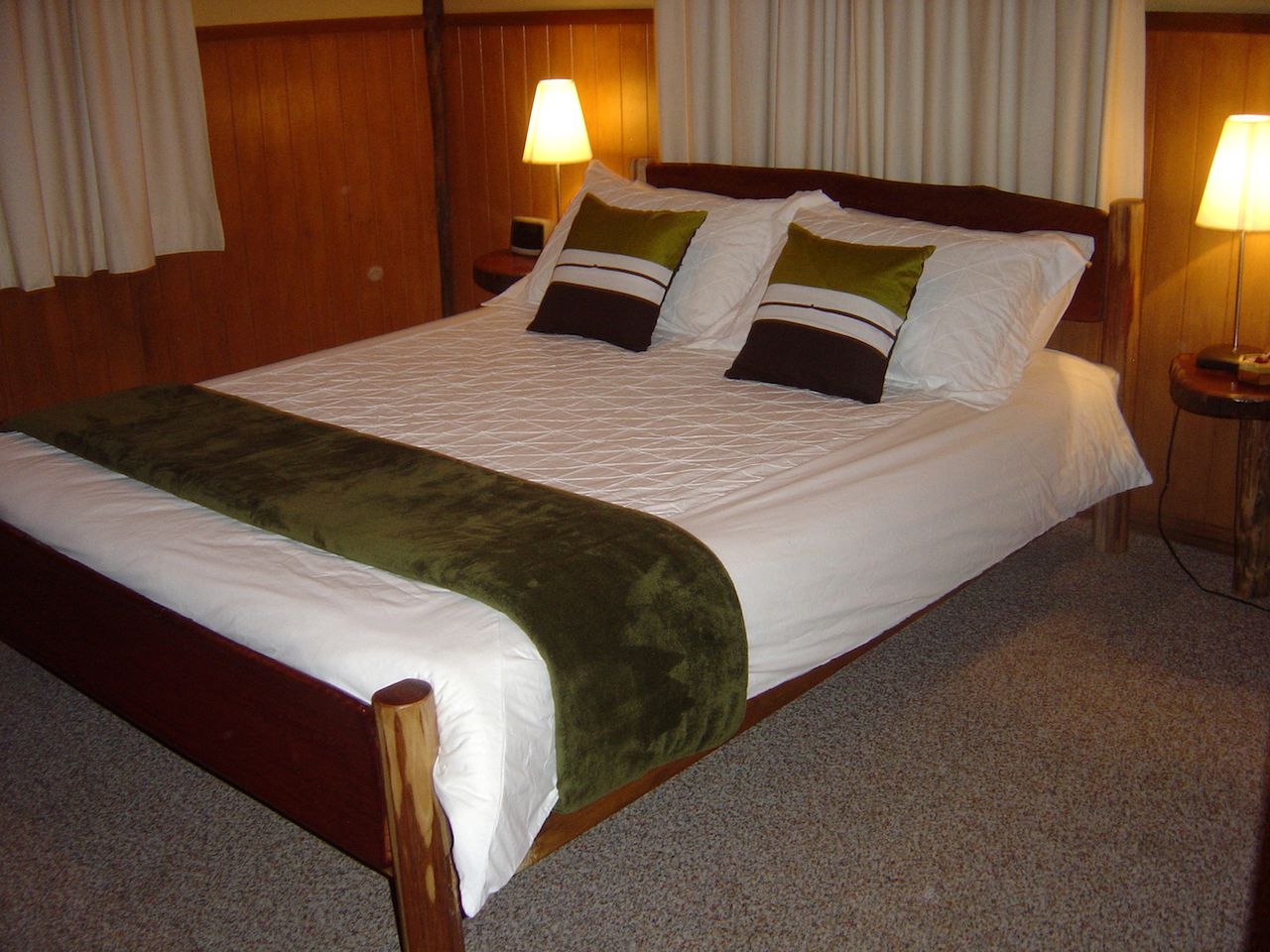 Riverside Cabin Rental for a Weekend Getaway from Newcastle, New South Wales