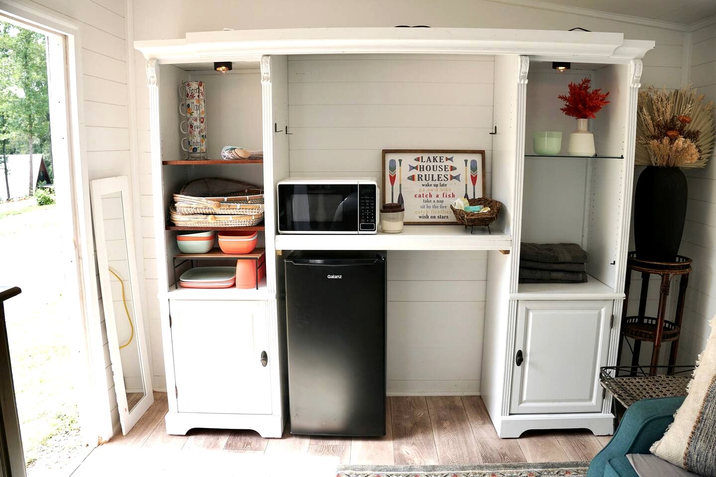 Sweet Tiny House Perfect for a Romantic Retreat in Alabama