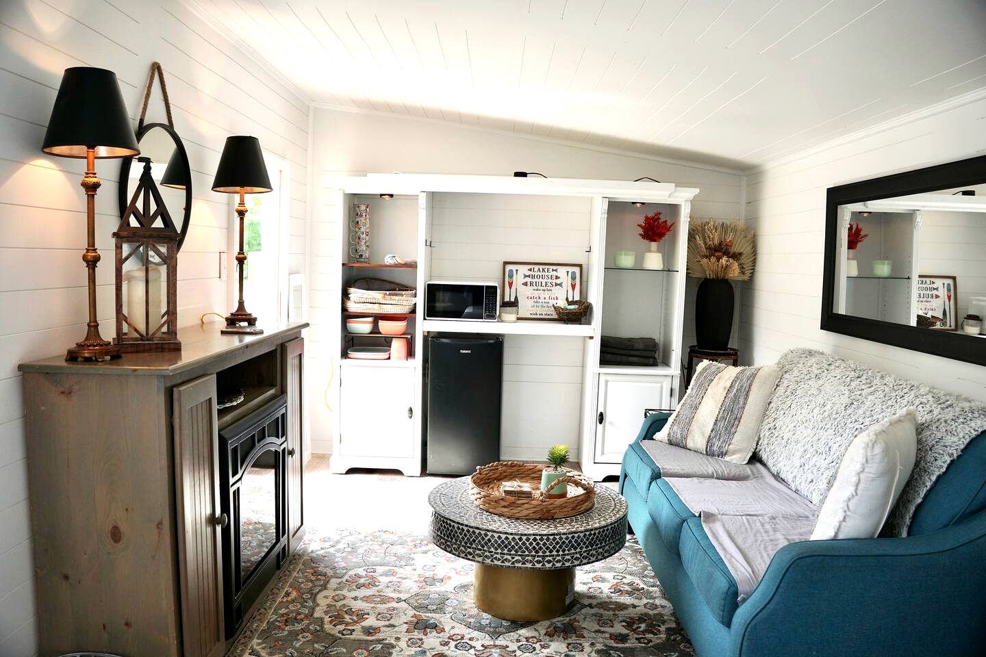 Sweet Tiny House Perfect for a Romantic Retreat in Alabama