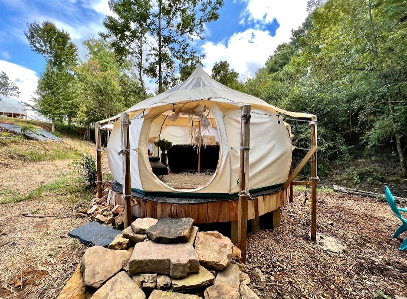 Picturesque Bell Tent with Fire Pit and Picnic Area in Alabama