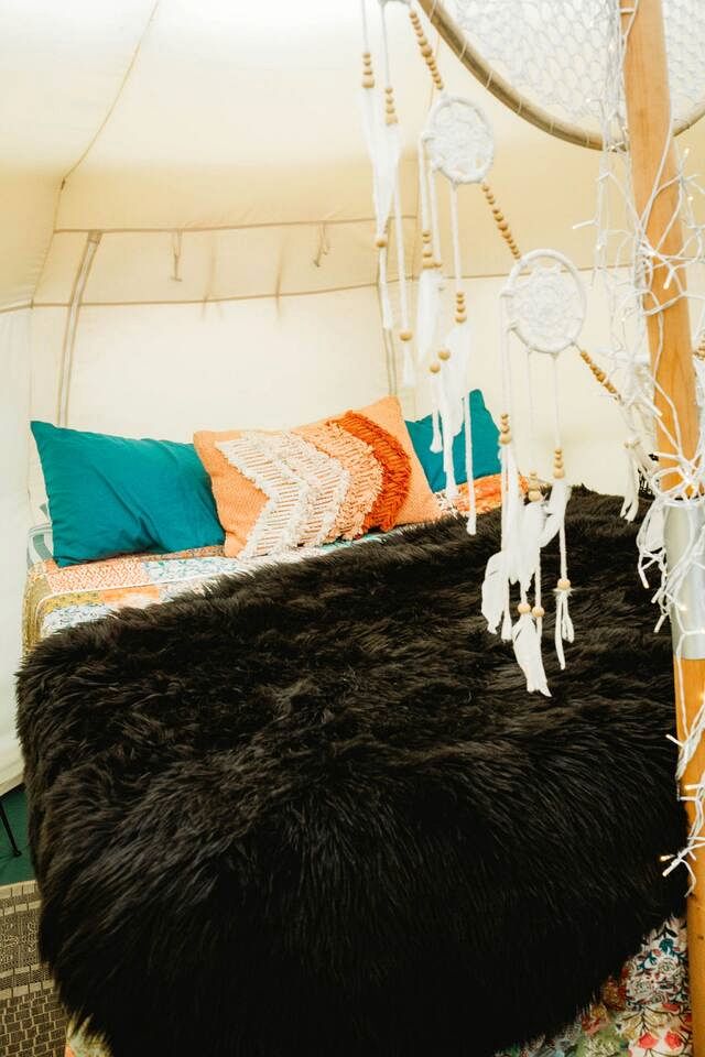 Picturesque Bell Tent with Fire Pit and Picnic Area in Alabama