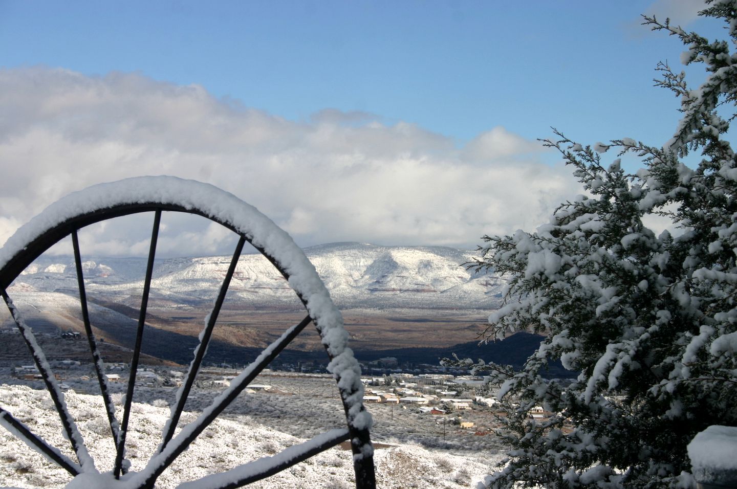 Delightful Suite with Two Bedrooms and Stunning Mountain Vistas near Cottonwood, Arizona