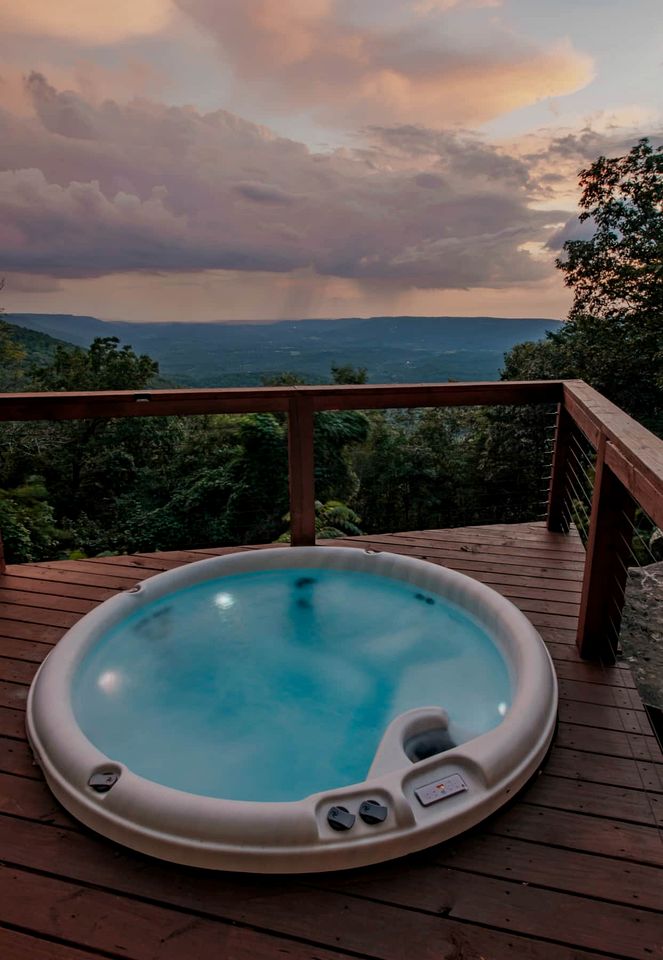 Luxurious Cabin with Jacuzzi and Breathtaking Views in Georgia