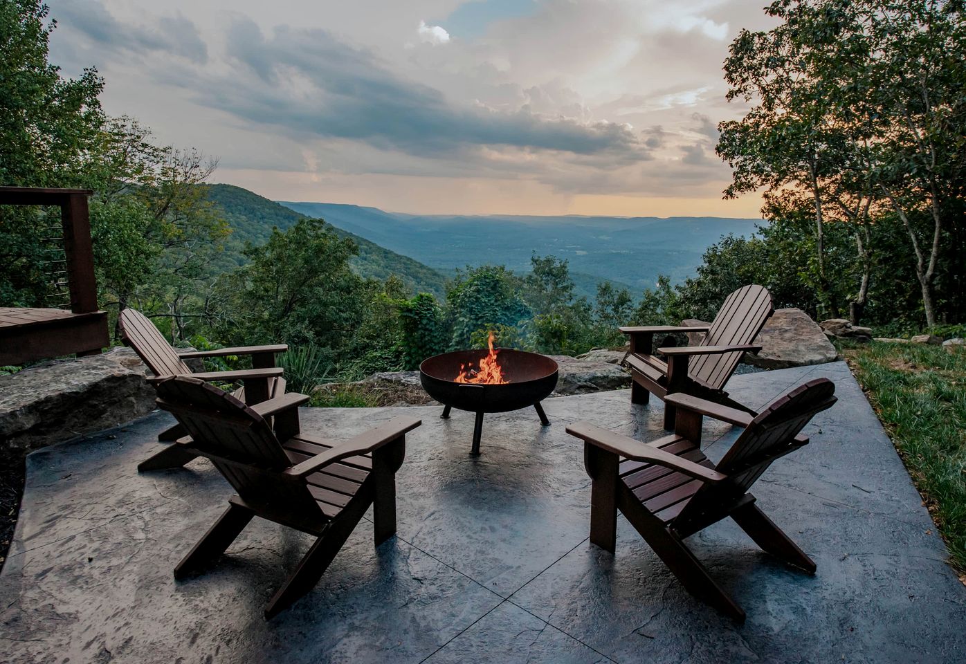Luxurious Cabin with Jacuzzi and Breathtaking Views in Georgia