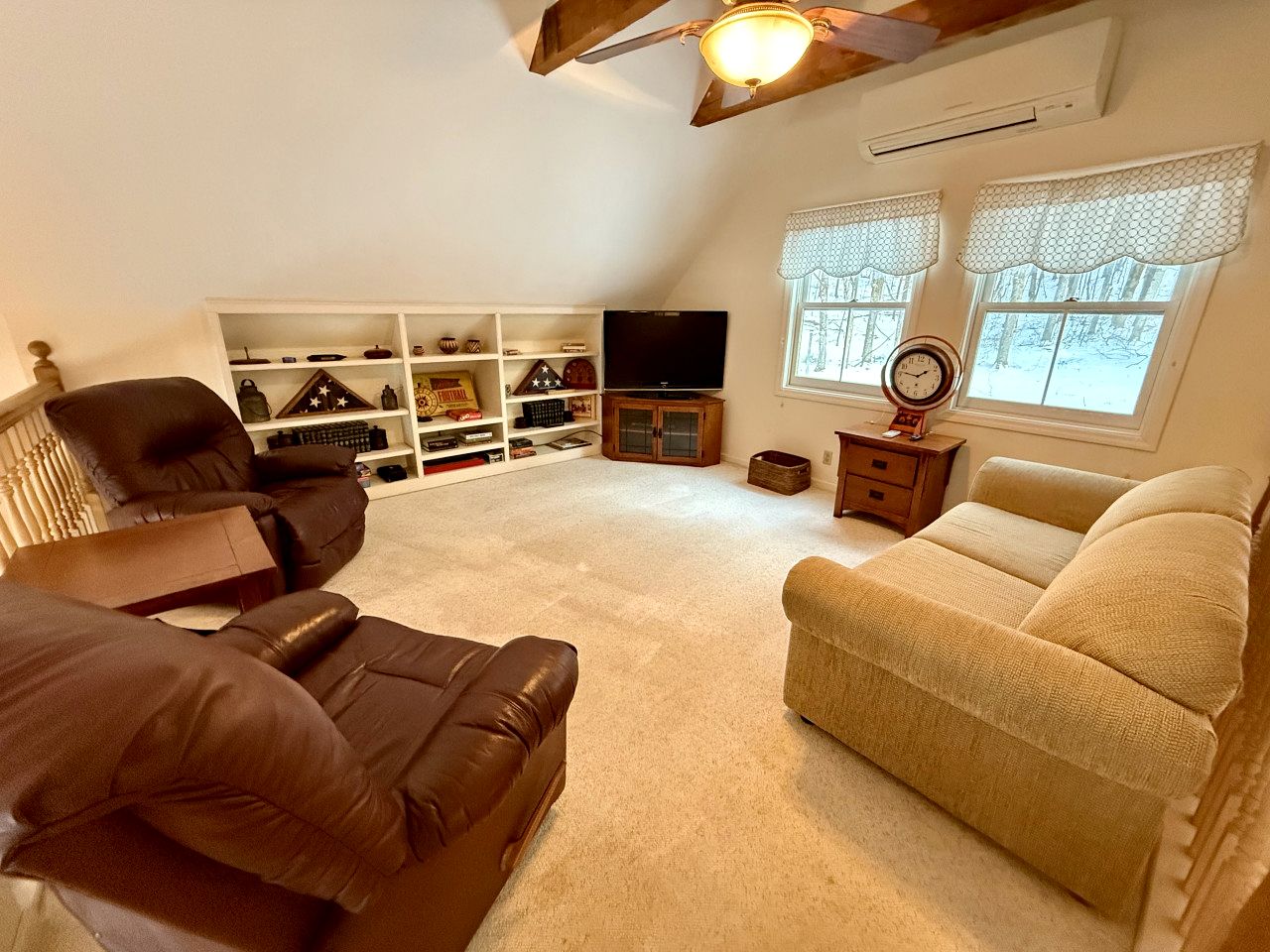 Fantastic Cottage with Fire Pit in Sunderland, Vermont