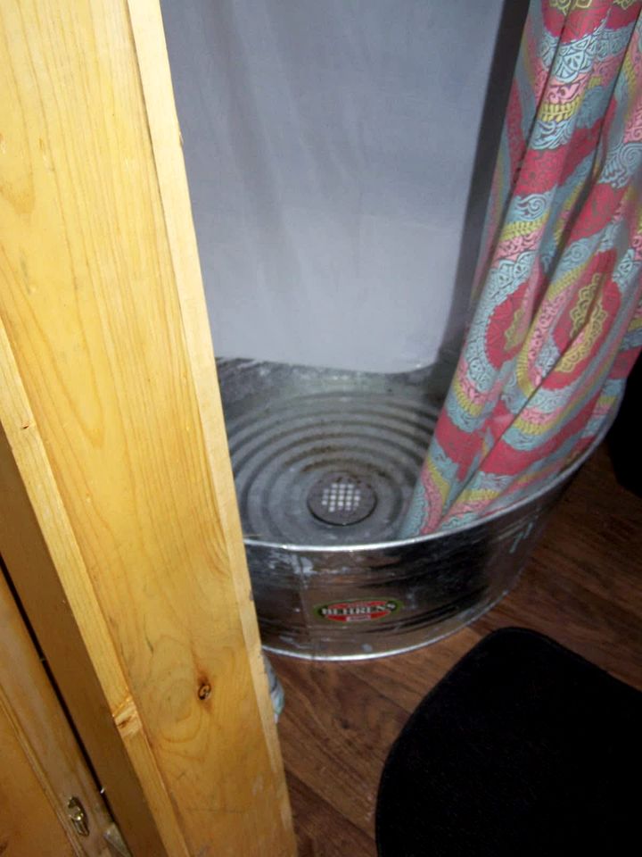 Cozy Backstage Tiny House Near Old Hickory Lake – Pet-Friendly, Private Deck, Breakfast Included