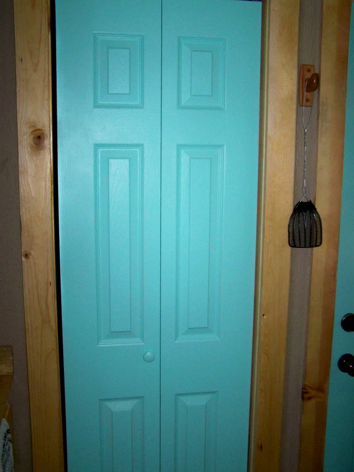 Cozy Backstage Tiny House Near Old Hickory Lake – Pet-Friendly, Private Deck, Breakfast Included