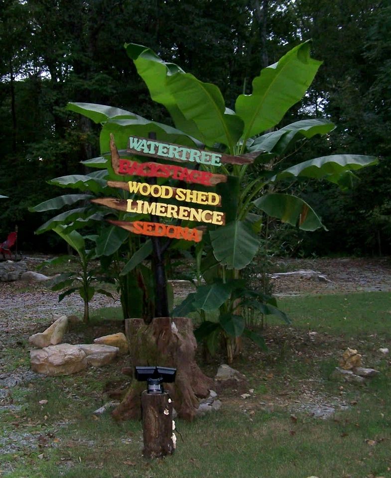 Cozy Backstage Tiny House Near Old Hickory Lake – Pet-Friendly, Private Deck, Breakfast Included