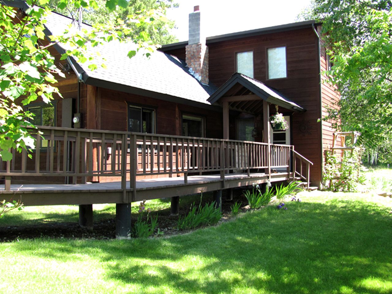 Spacious Pet-Friendly Cabin for a Vacation near Glacier National Park, Montana