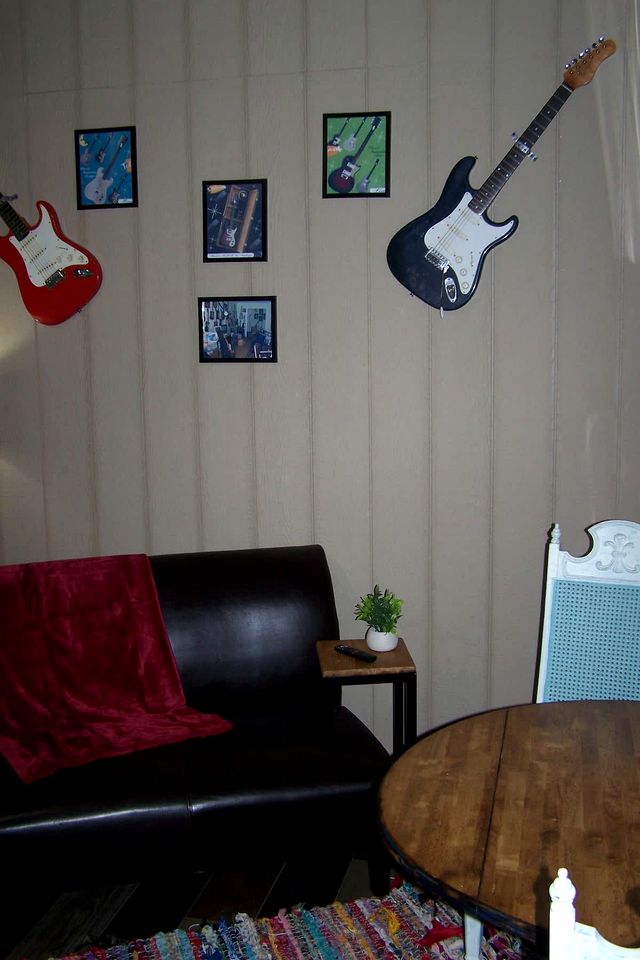 Cozy Loft Apartment Above Jay Bob's Kitchen w/ 2 Queen Beds & Breakfast Near Nashville