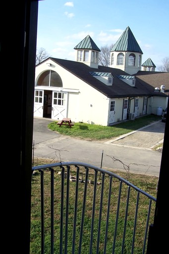 Barns (United States of America, Lebanon, Tennessee)