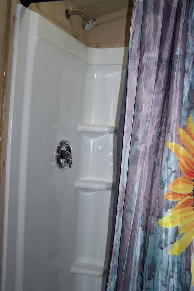 Cozy Loft Apartment Above Jay Bob's Kitchen w/ 2 Queen Beds & Breakfast Near Nashville