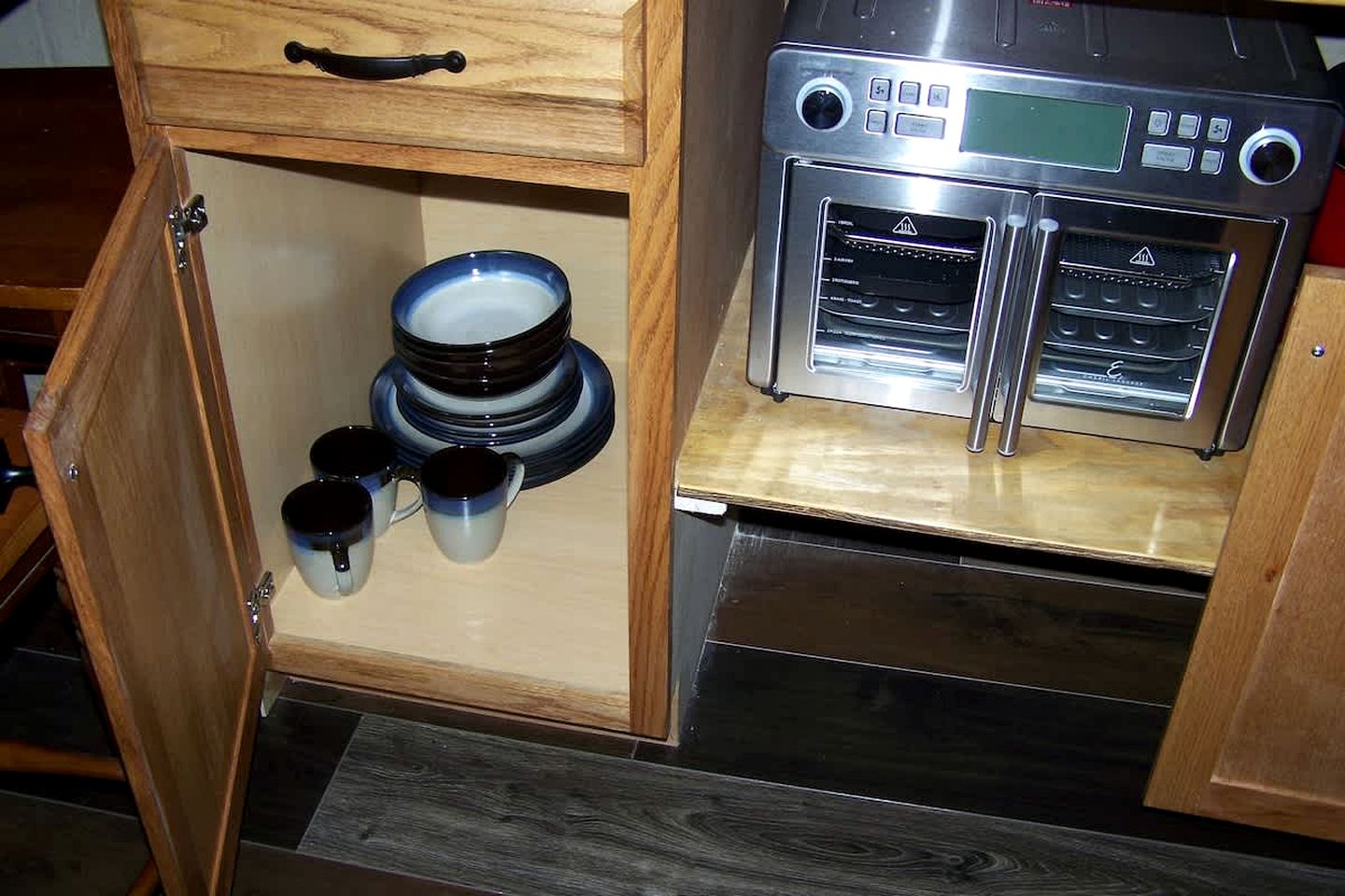 Cozy Loft Apartment Above Jay Bob's Kitchen w/ 2 Queen Beds & Breakfast Near Nashville