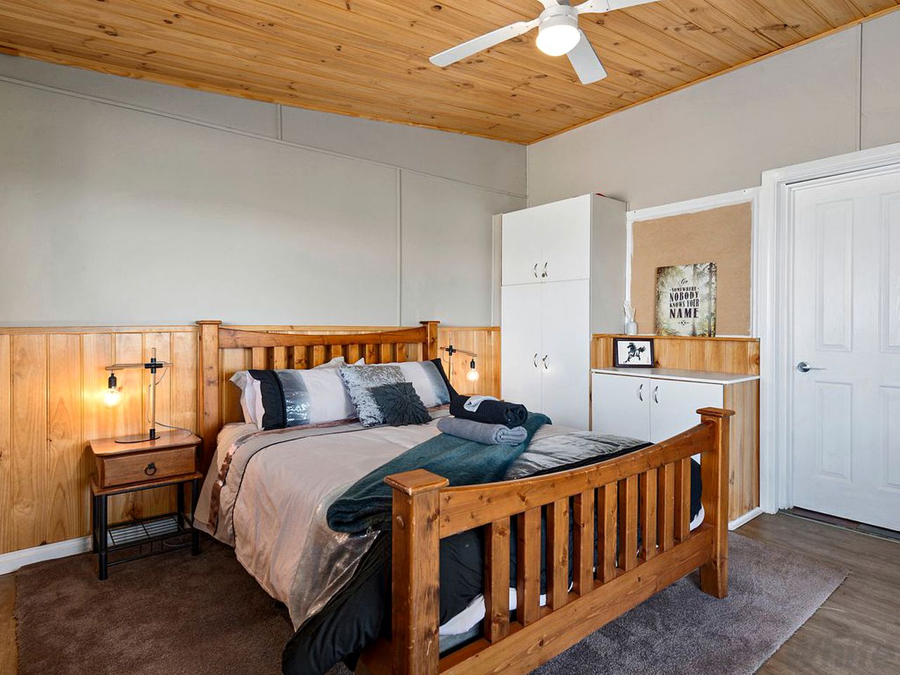 Spacious Barn for a Countryside Group Holiday near Mount Buffalo National Park in Victoria