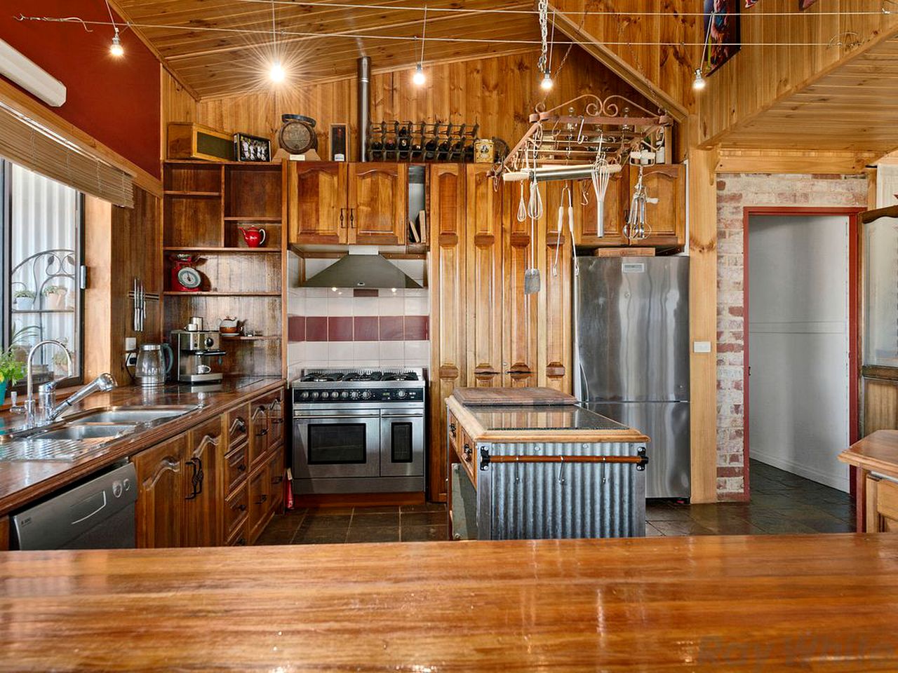 Spacious Barn for a Countryside Group Holiday near Mount Buffalo National Park in Victoria